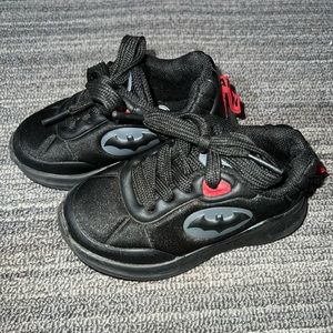 Sz 6 toddler Batman shoes